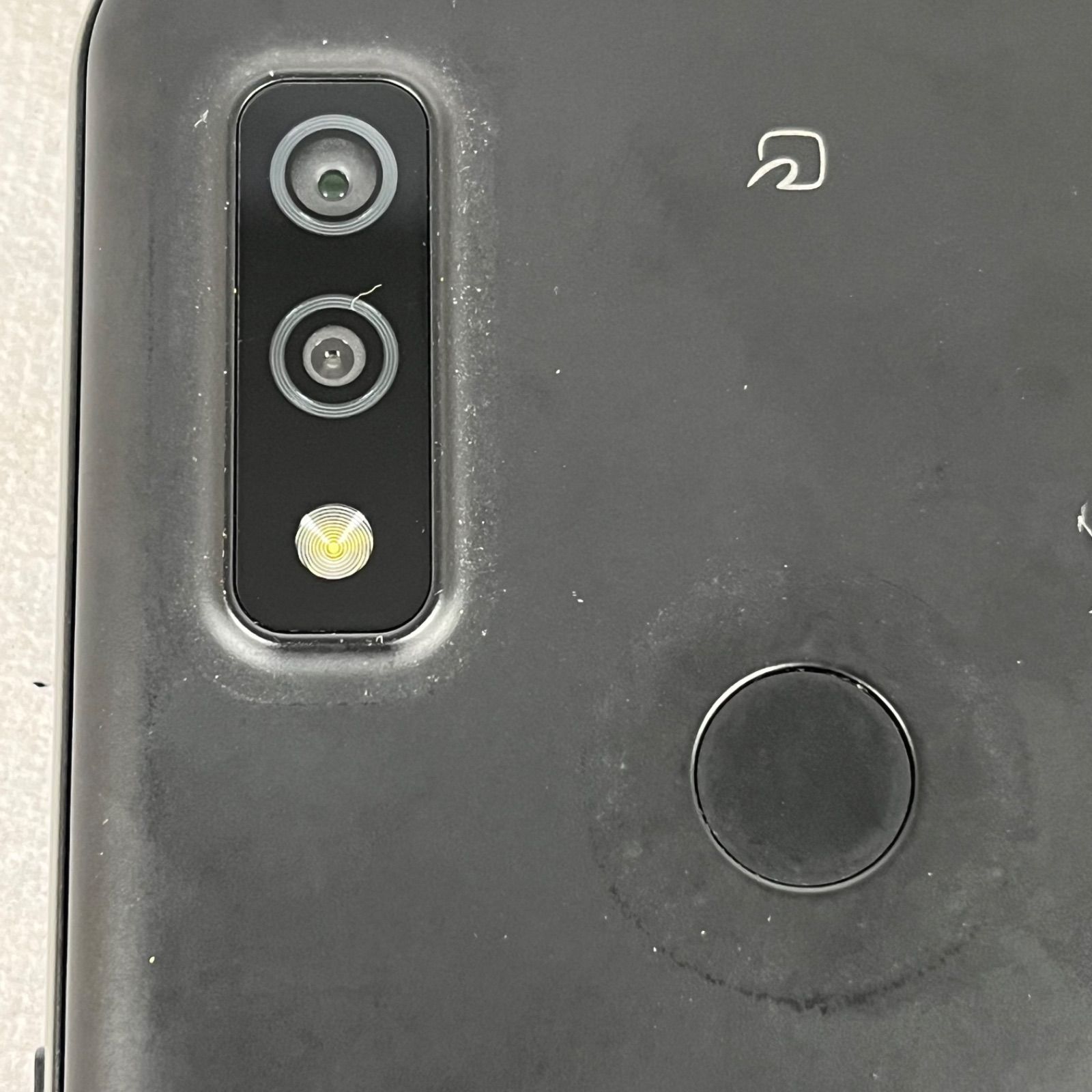 arrows スマートフォン ブラック【通電〇】中古 - メルカリ