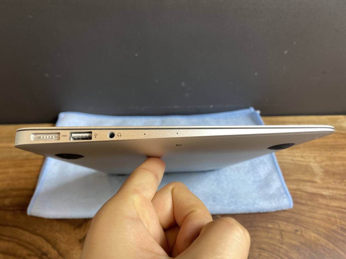 レア品！最上位］Apple MacBook Air（11インチ, Early 2015）/ Core i7 
