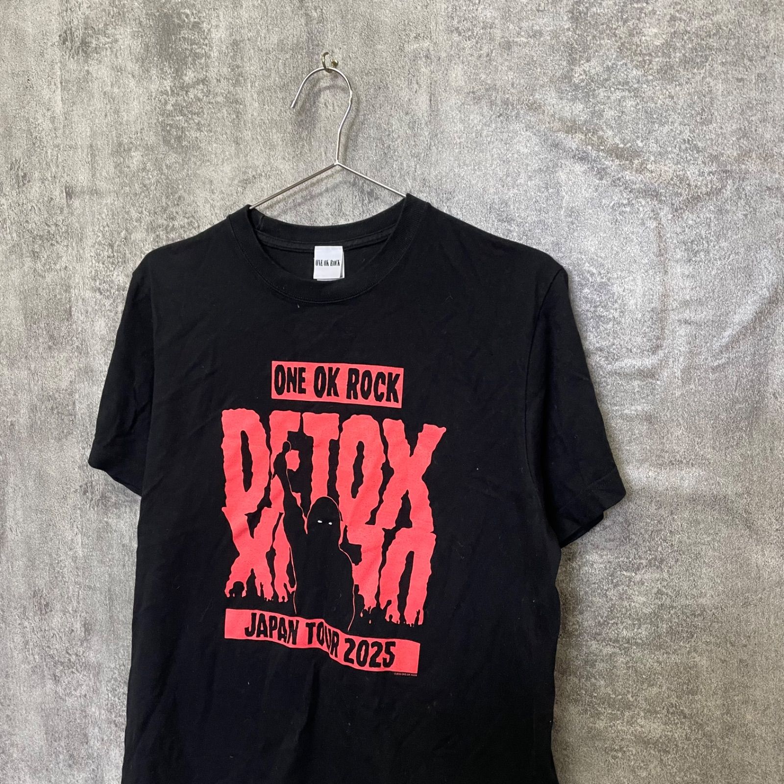 ONE OK ROCK ワンオクロック EU公演 RYOTA 実着用 シャツ Y-939】ONE OK ROCK ワンオクロック M DETOX JAPAN TOUR 2025 半袖T