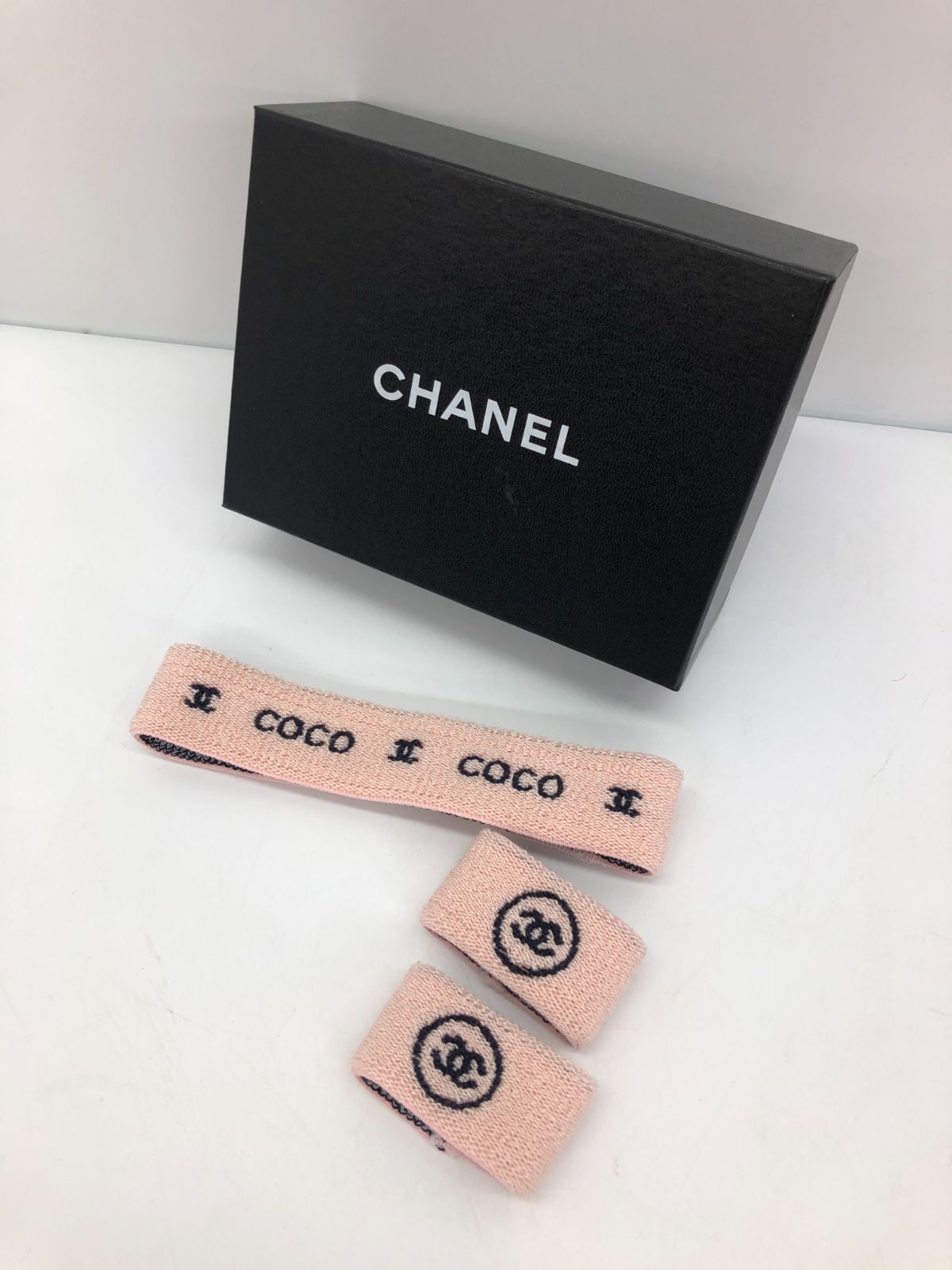 CHANEL リストバンド・ヘアバンド フィンガーバンド　レア商品　正規品 未使用・保管品】CHANEL シャネル ヘアバンド リストバンド 3点セット