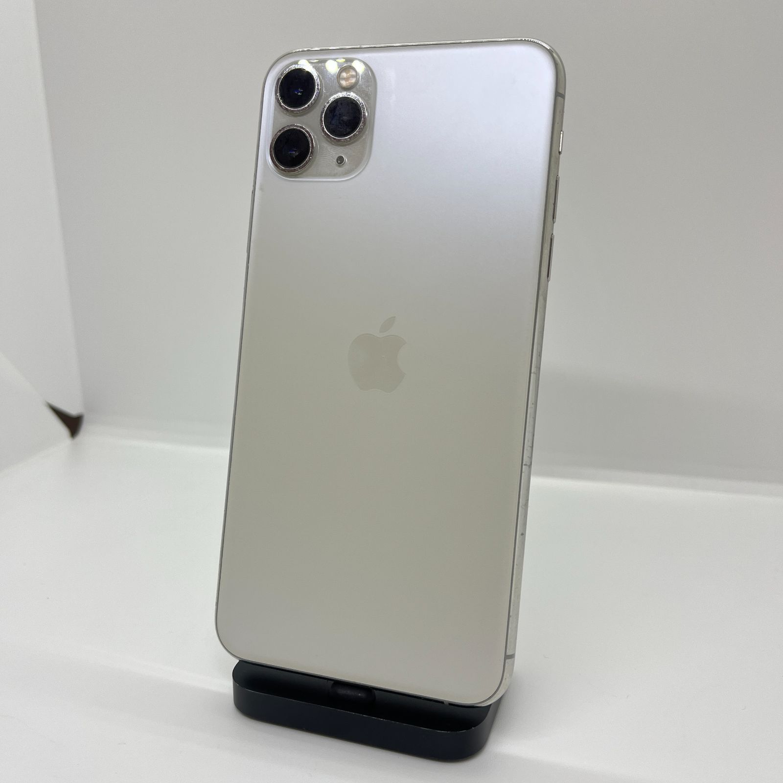 新品バッテリー・画面】iPhone11ProMax 64GB SV SIM解除済- メルカリ