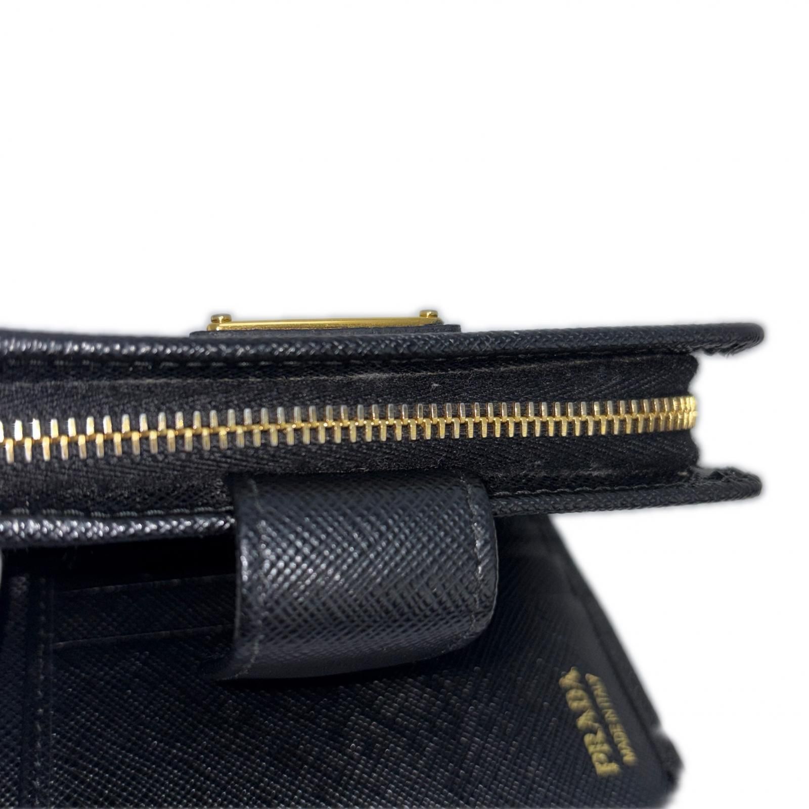 PRADA プラダ 二つ折L型ZIP財布 ブラック/GP サフィアーノ 1ML018