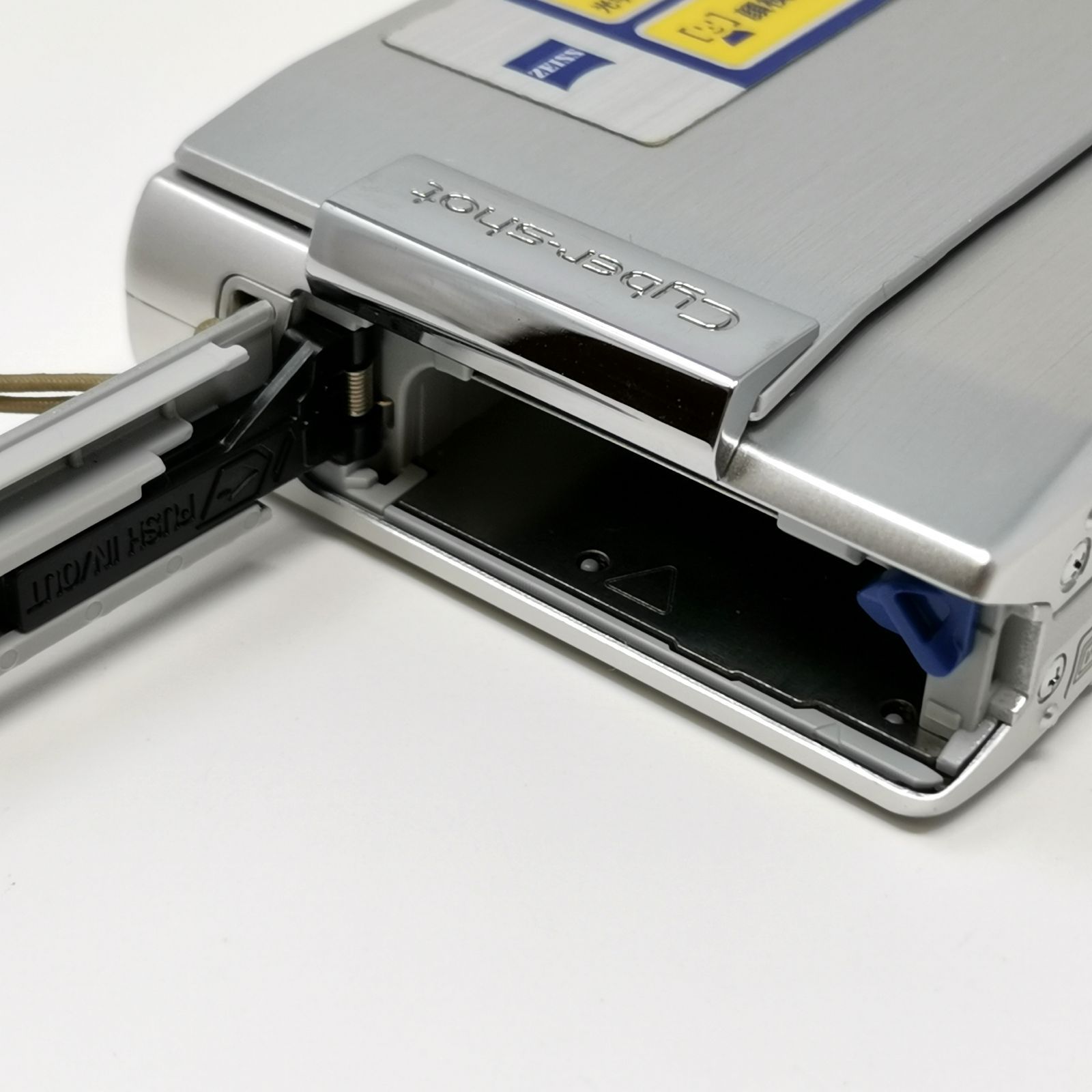 SONY Cyber-shot DSC-T100 シルバー バッテリーないため動作未確認 SD