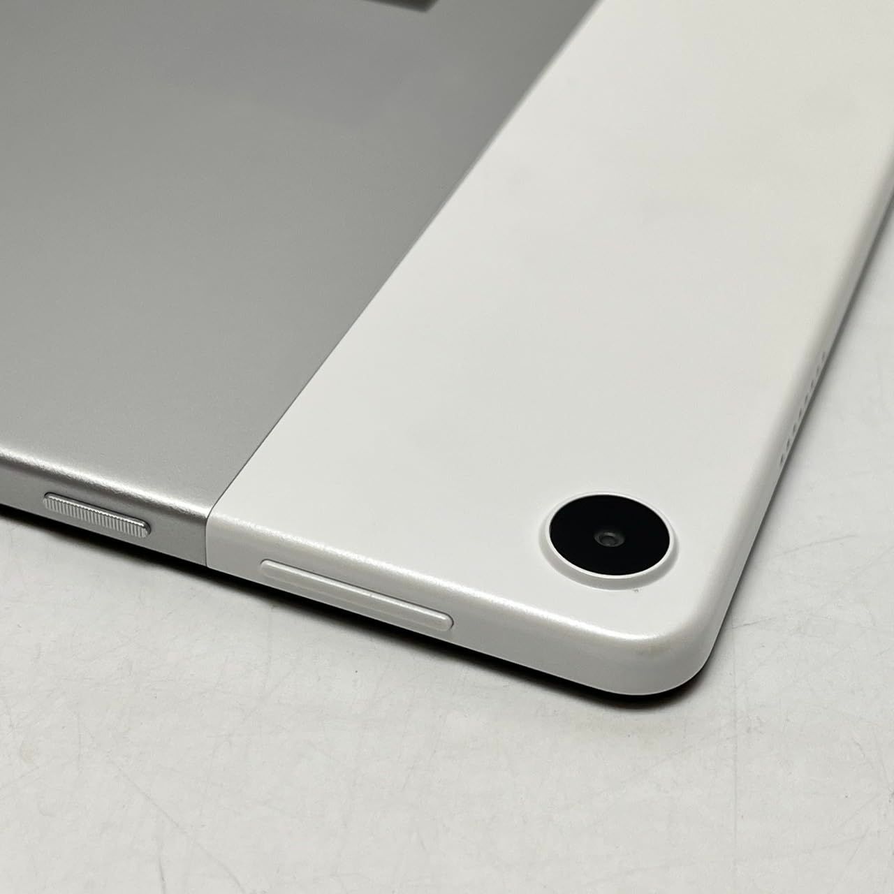NEC LAVIE Tab T10 PC-T1055EAS 中古 - メルカリ