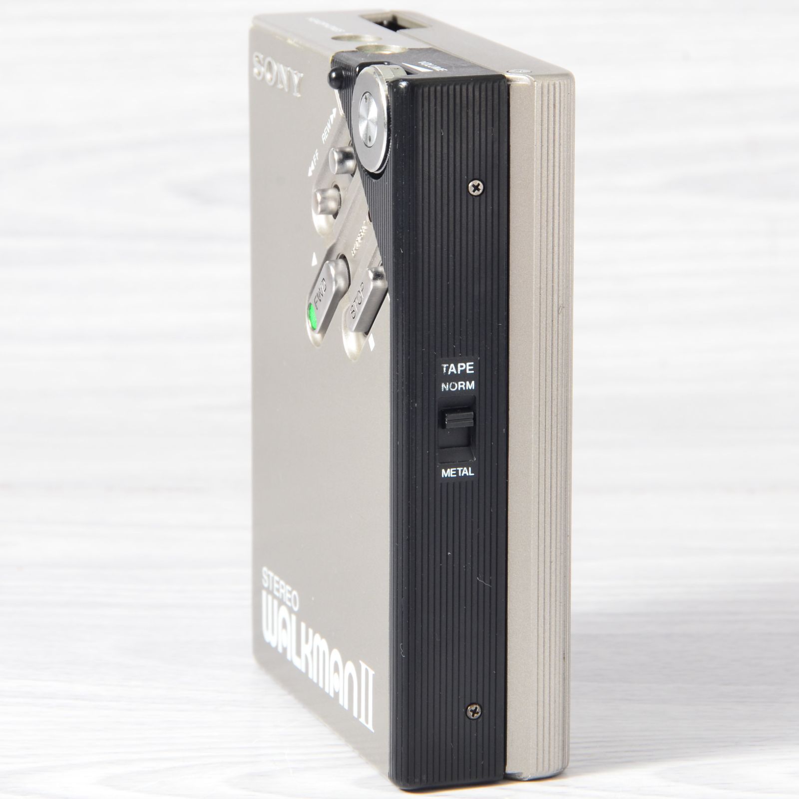 SONY WALKMAN WM-2 カセットウォークマン シルバー ケース付 整備済