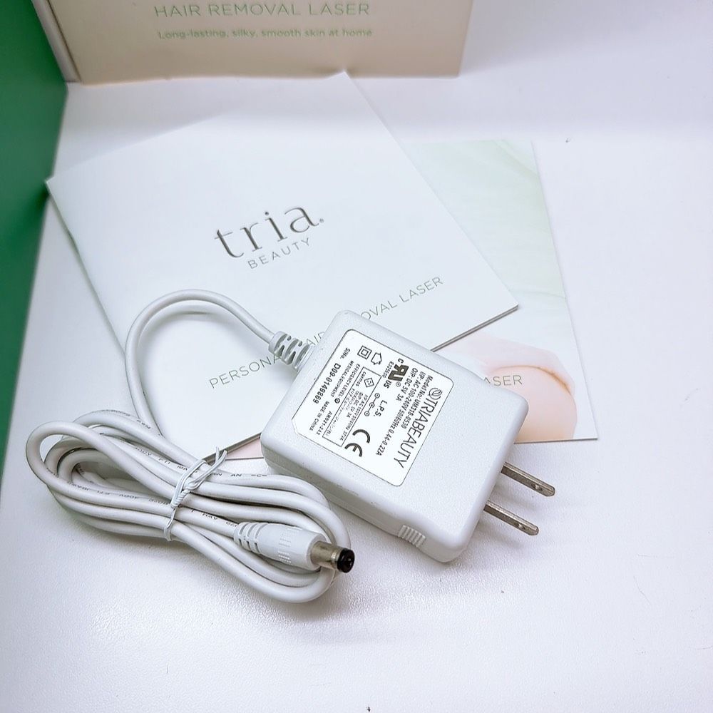 ほぼ未使用＊付属品完備》 トリア パーソナルレーザー 4X Tria LHR 4.0