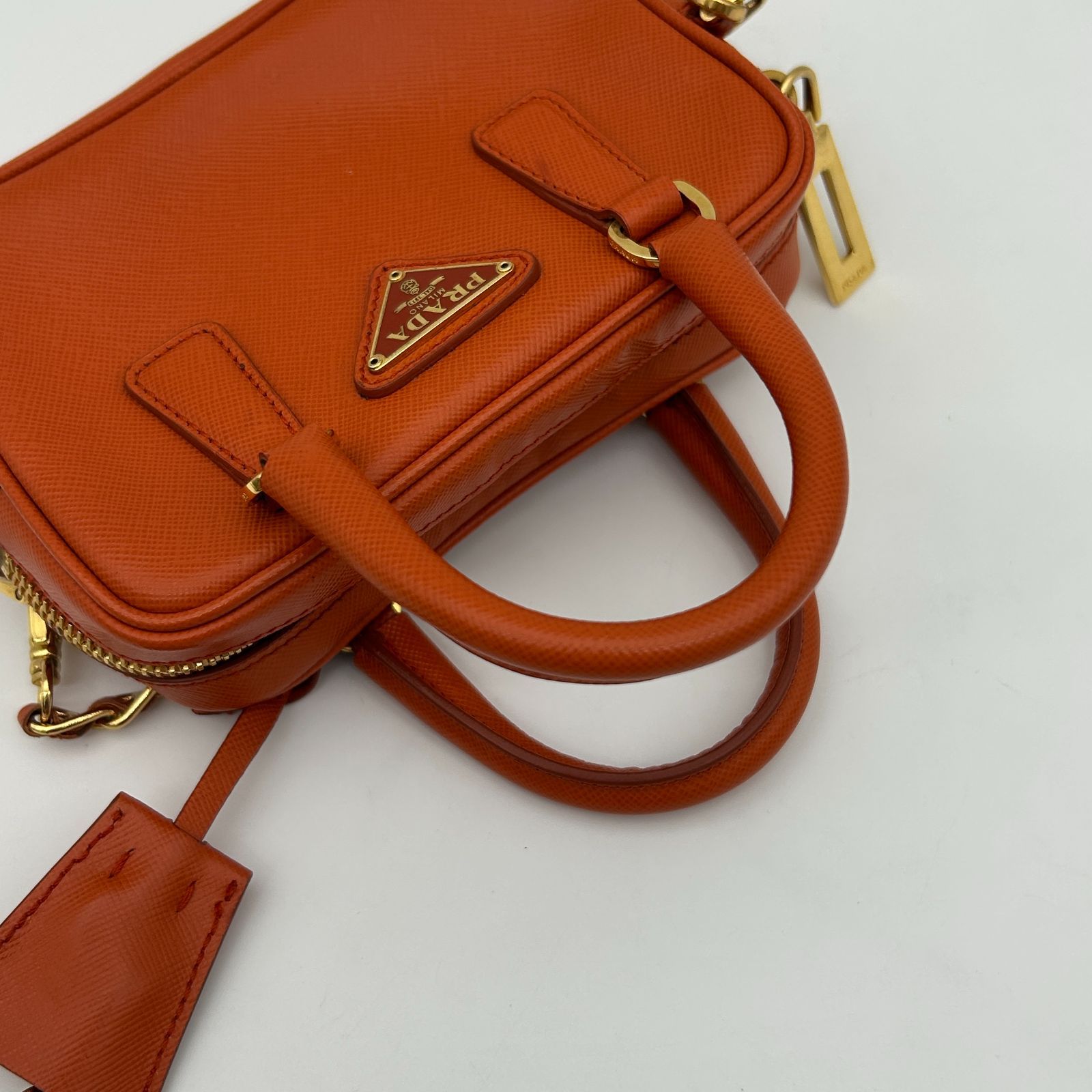 PRADA（プラダ） オレンジ サフィアーノレザー ショルダーバッグ