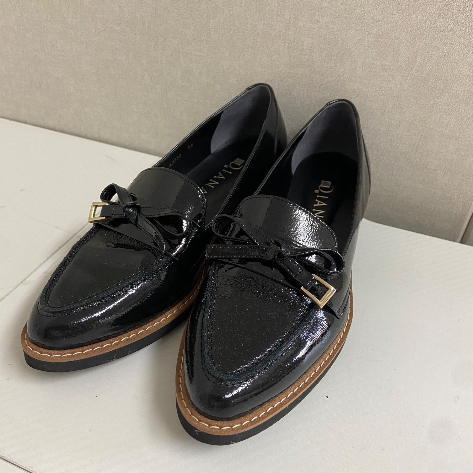 【美品】DIANA ダイアナ リボンモチーフ厚底ローファー エナメル 黒