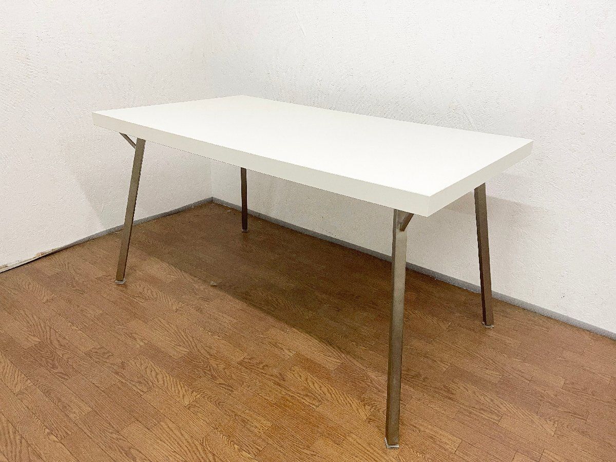 ◆ボーコンセプト BoConcept ダイニングテーブル 食卓机 長方形 幅140cm 北欧モダン ホワイト 机 ヴィンテージ メタル脚 (貝1683)