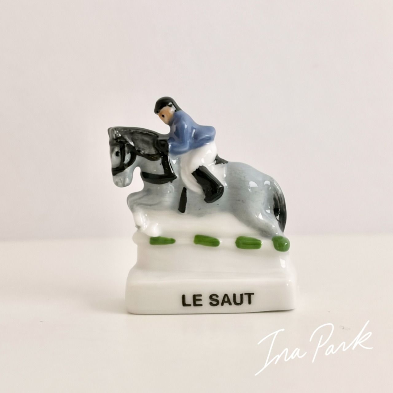 馬術のフェーヴ フェーブ フランス製 ミニチュア 陶器 雑貨 置物