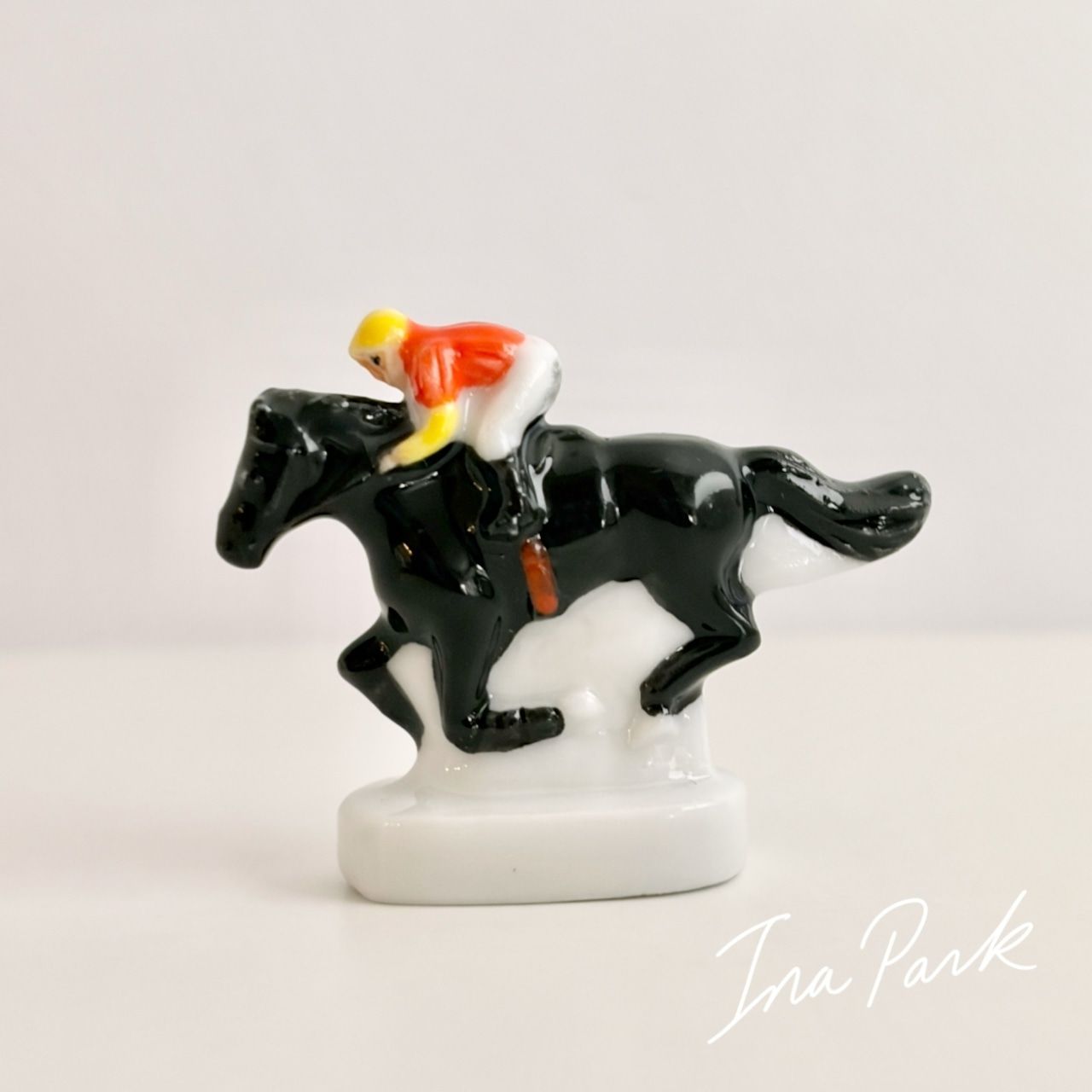 ギャロ 競馬のフェーヴ ウマ フェーブ フランス製 ミニチュア 陶器 