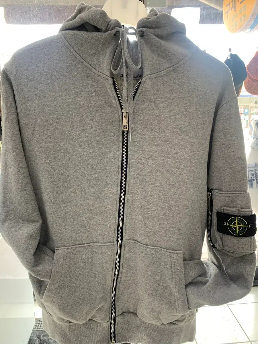 STONE ISLAND ストーンアイランド スウェット ジップアップ フーディー グレー 10,181円