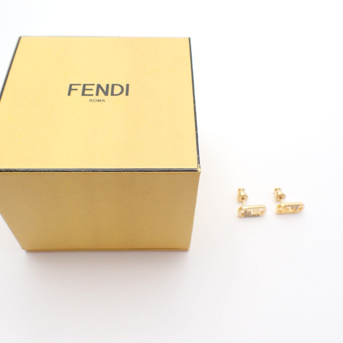 FENDI フェンディ オーロック ピアス ゴールド色金具/ラインストーン