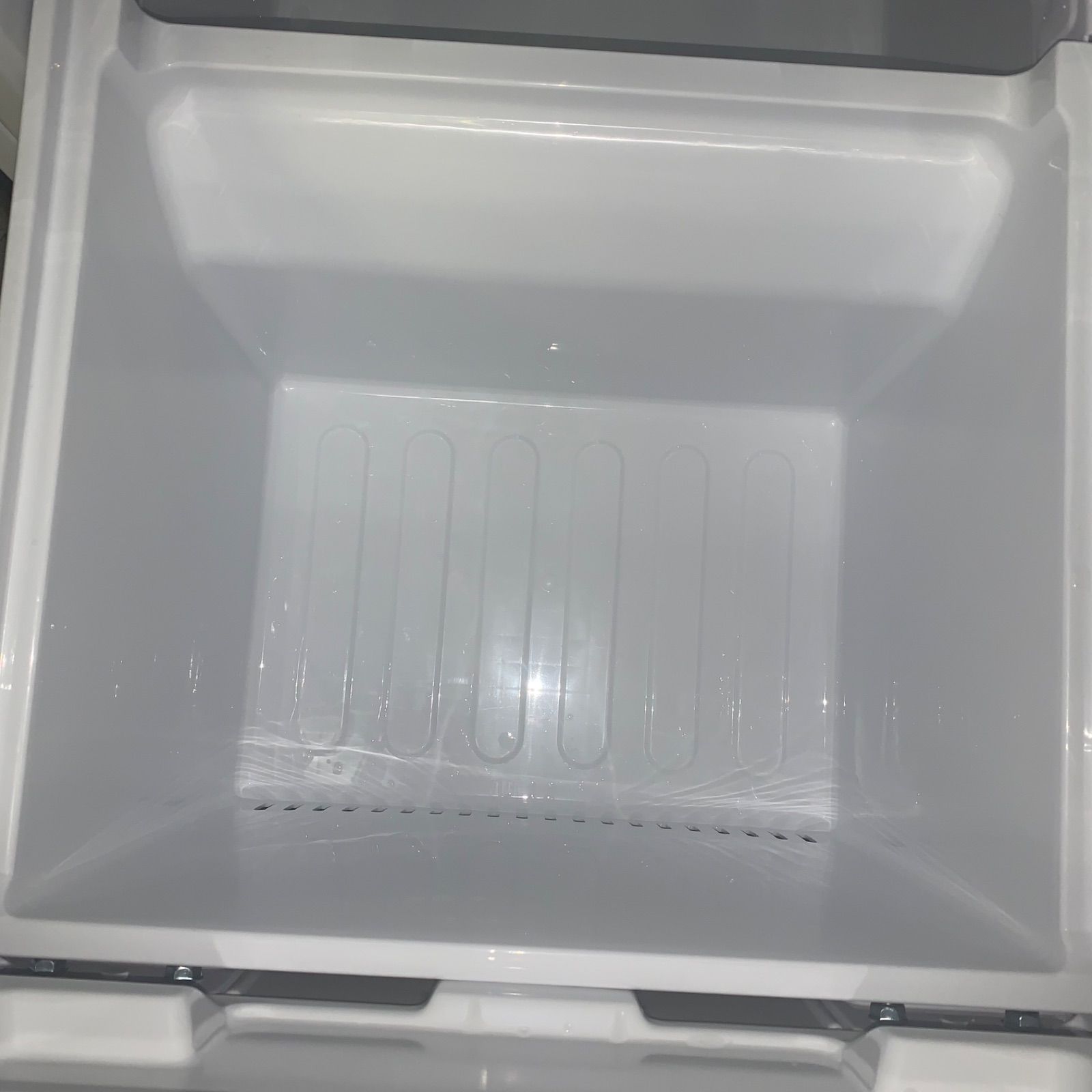 6r79. 美品SHARP 152L 冷蔵庫 SJ-D15PJ-W 2025年製 - メルカリ