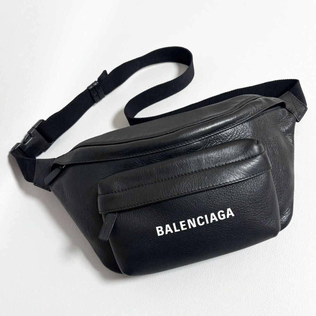 BALENCIAGA / エブリデイ ボディバッグ ベルトバッグ ブラック - メルカリ