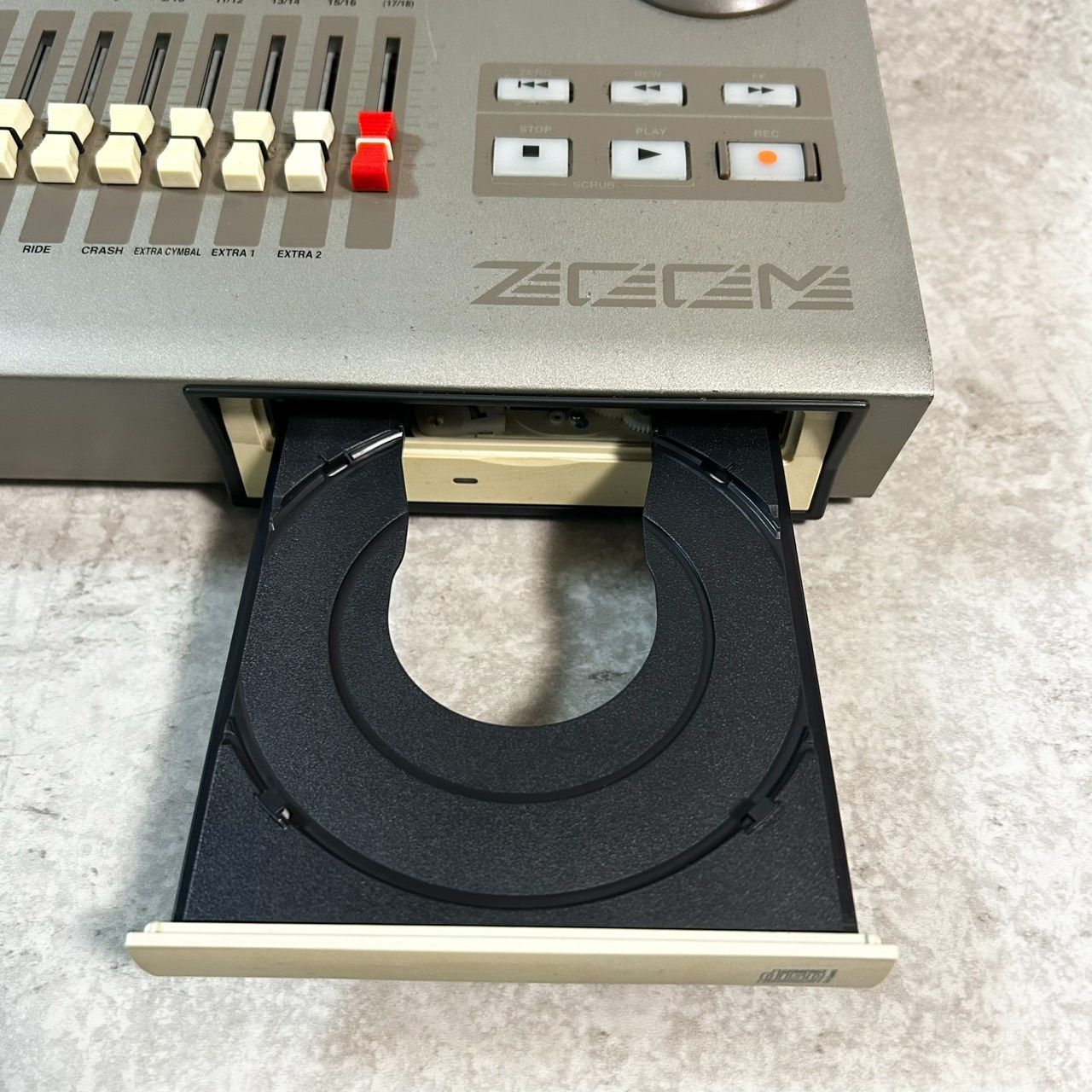 ZOOM MRS-1608 マルチトラックレコーダー - メルカリ