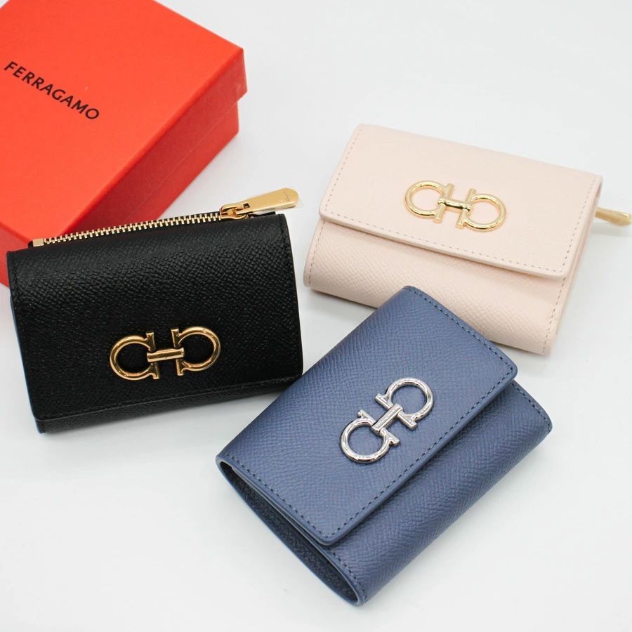 新品商品】FERRAGAMO フェラガモ 220862 三つ折り財布 - メルカリ