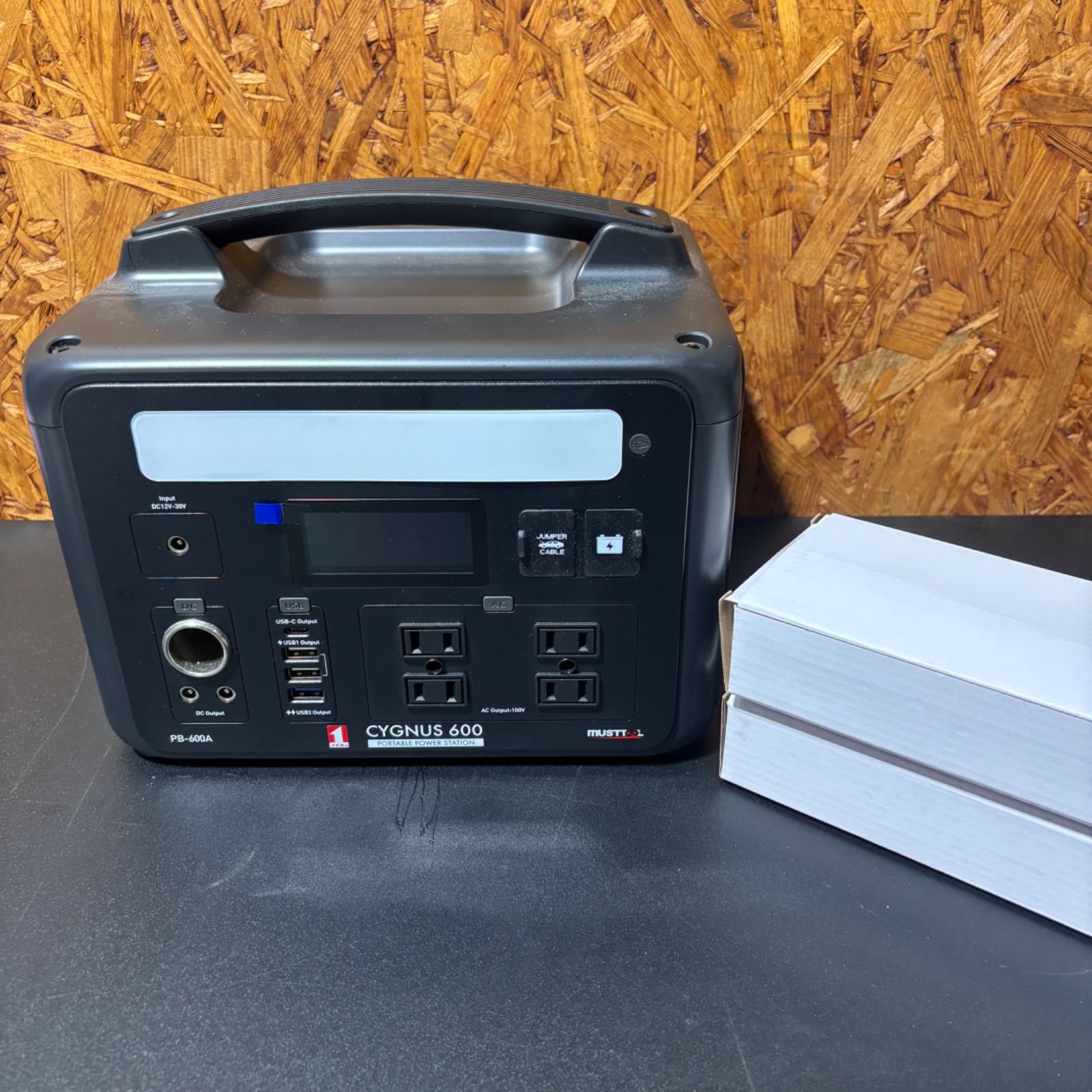 美品 MUSTTOOL マストツール ポータブル電源 CYGNUS 600 仕様 PB-600A 最大1200W 箱入り