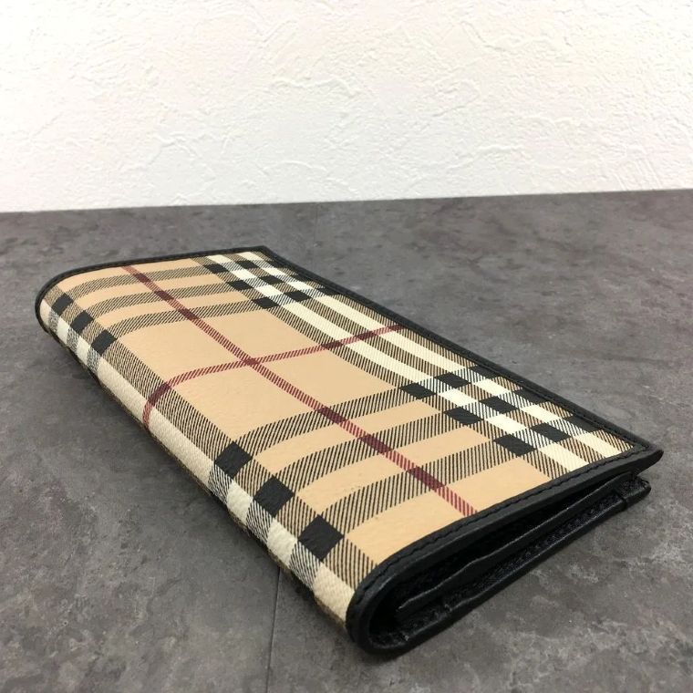 極美品 BURBERRY 長財布 ベージュ ノバチェック PVC レザー 箱付き 332