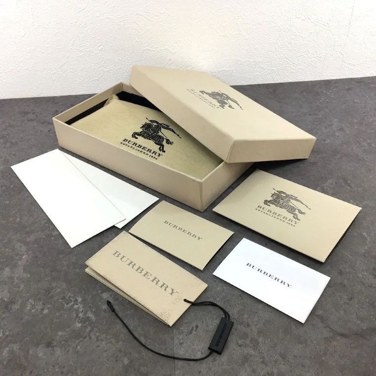 極美品 BURBERRY 長財布 ベージュ ノバチェック PVC レザー 箱付き 332