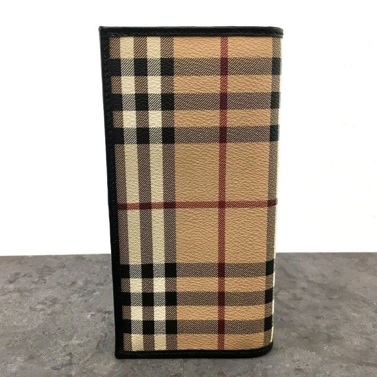 極美品【BURBERRY】ノバチェック ベージュ×ブラウン ケース 箱付き 極美品 BURBERRY 長財布 ベージュ ノバチェック PVC レザー 箱付き 332