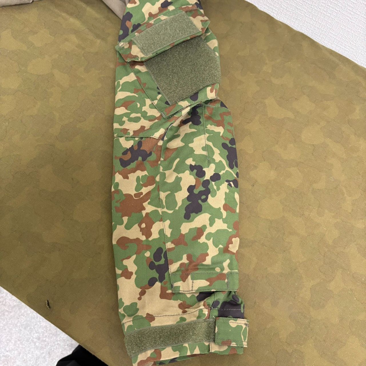 中古品 陸上自衛隊迷彩コンバットシャツ サイズS-R 陸自 作業服