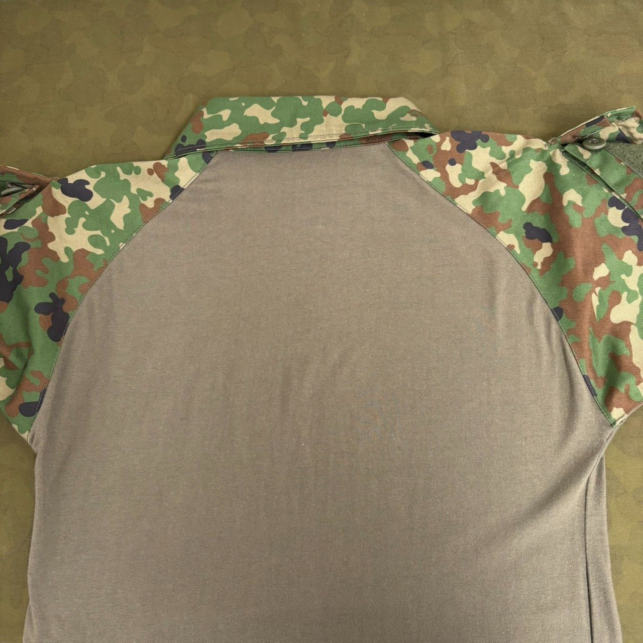中古品 陸上自衛隊迷彩コンバットシャツ サイズS-R 陸自 作業服