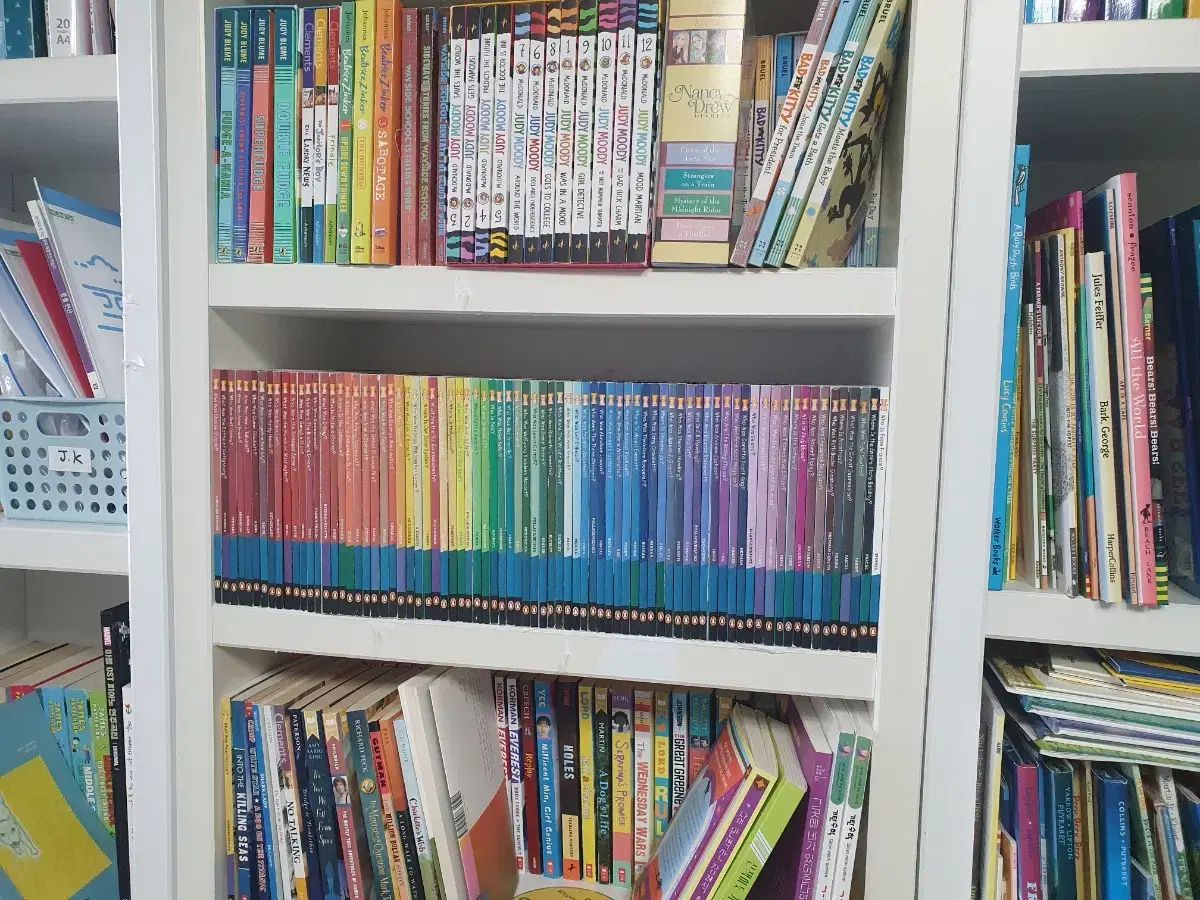 本 出品