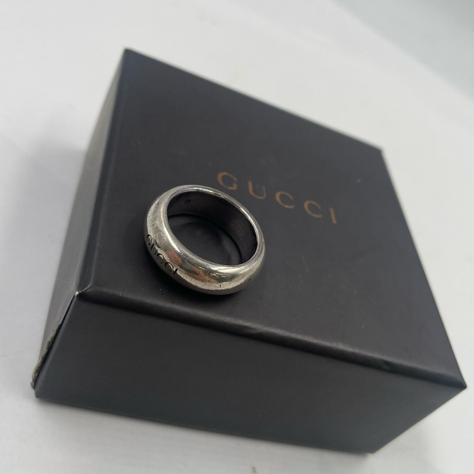 GUCCI グッチ ロゴリング シルバーリングリング・指輪 レディース シルバー925 8号 シルバー 中古 7,400円