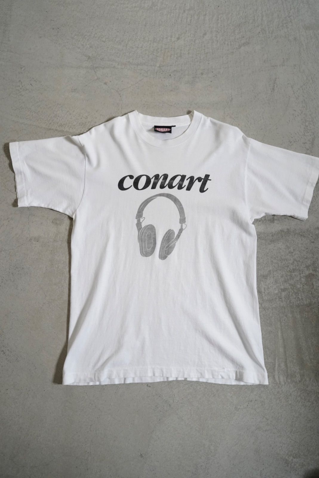 1990s Conart headphone print t-shirt