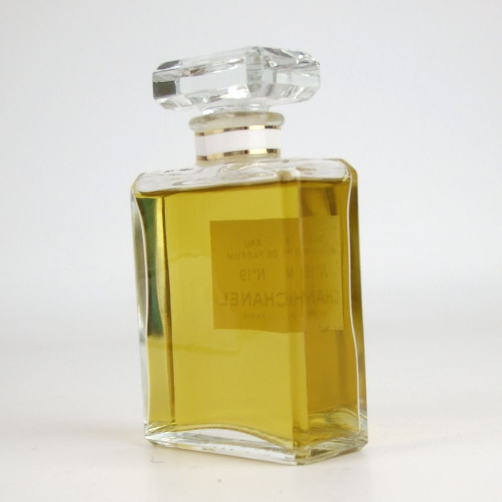 CHANEL シャネル EAU DE PARFUM N°19 オードゥ パルファム 50ml 香水
