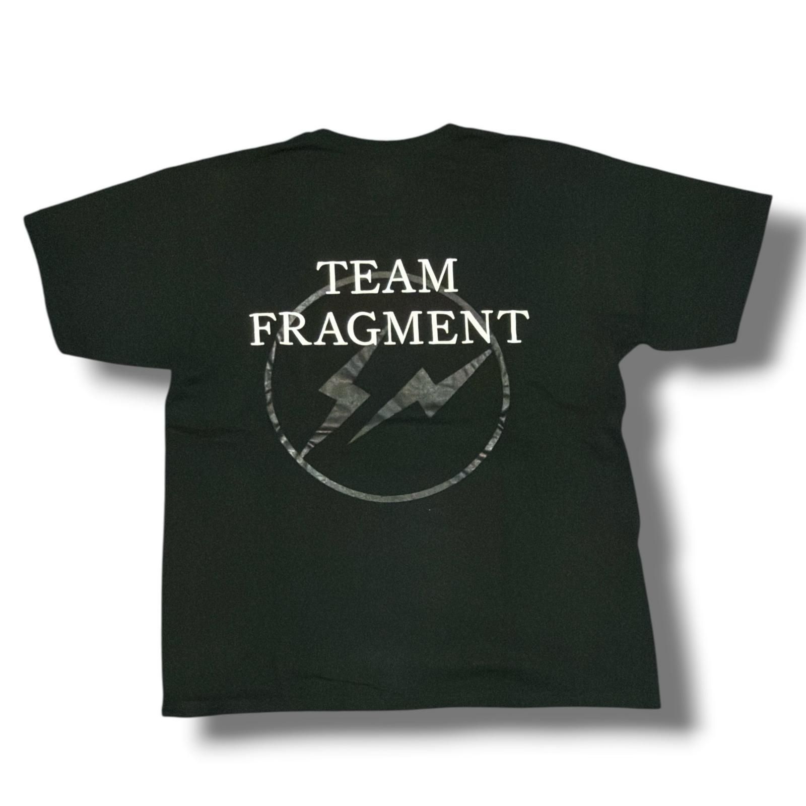 FRAGMENT DESIGN FORUM STORE MEMBER限定 TEAM FRAGMENT S/S Tee