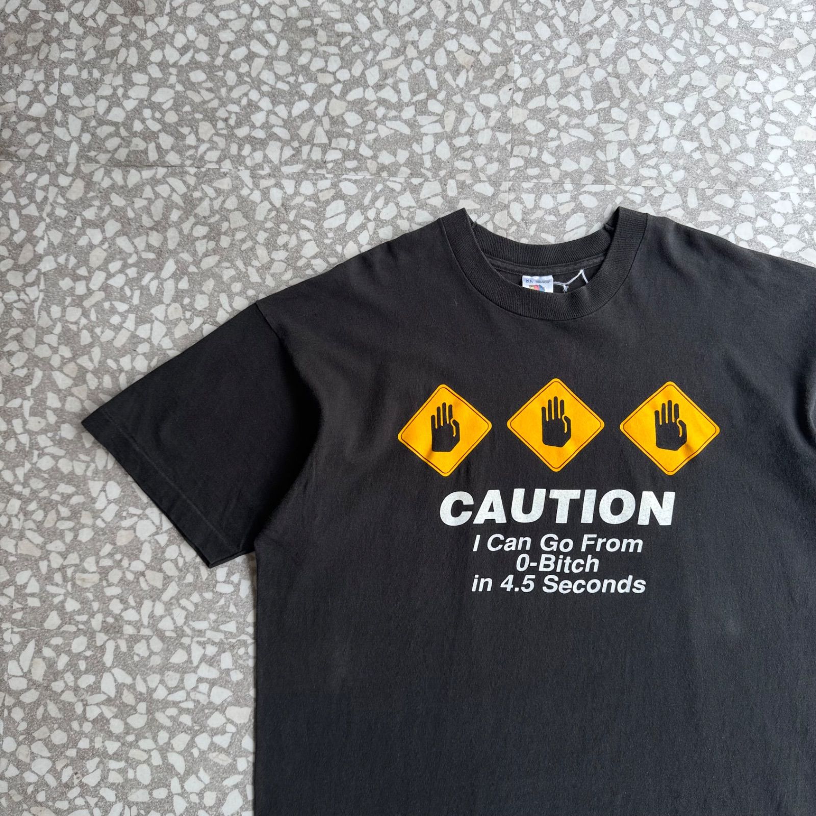 [ Archive アーカイブ Y2K ] FRUIT / 90’s usa製 CAUTION BITCH Tee size XL フルーツ 90年代　アメリカ製 CAUTION グラフィック　半袖Tシャツ　ストリート　ユニセックス