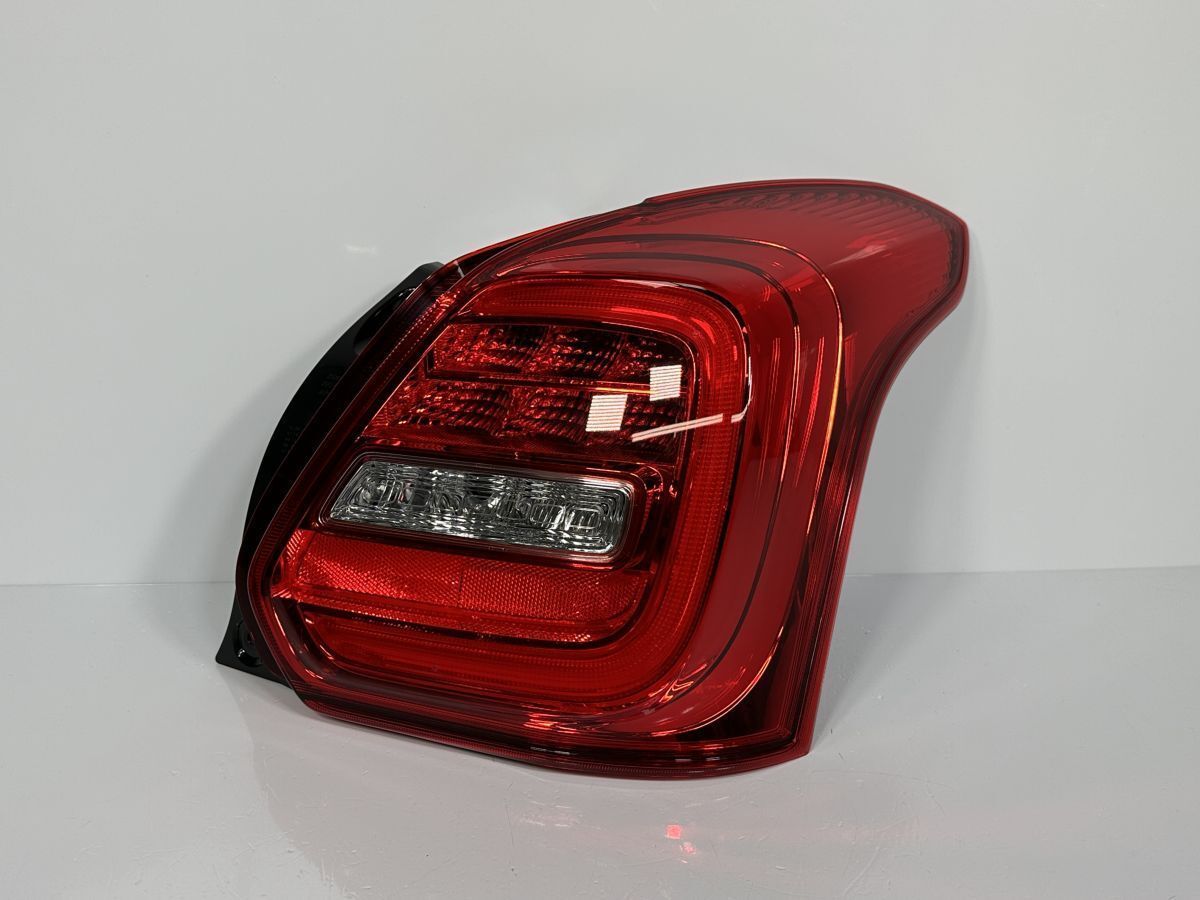 zc33s スイフトスポーツ 右テールランプ　35650-53RA3 スイフトスポーツ ZC33S 純正 右テールランプ テールライト RH LED
