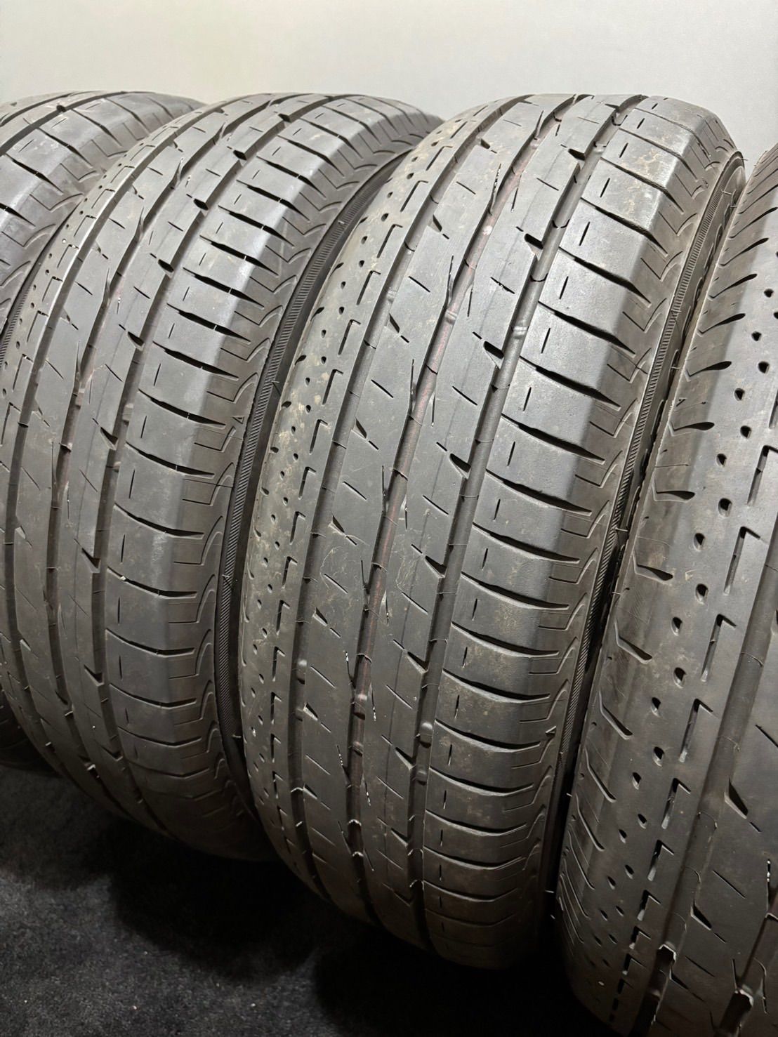 ★195/65R15 BRIDGESTONE/LUFT RVⅡ 25年製 夏タイヤ サマータイヤ 4本 ブリヂストン ノア ヴォクシー プリウス (3-M667)