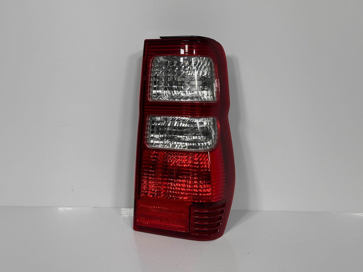 美品/破損キズなし パジェロミニ H58A H53A 純正 右テールランプ