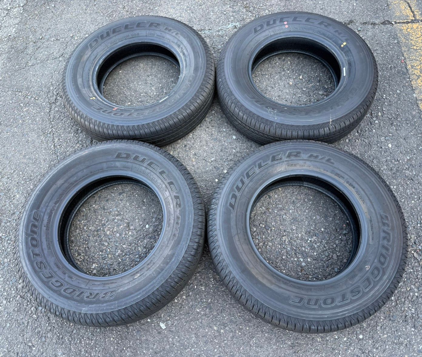 直接引取S02887 195/80R15 DUELER H/T 684 ラジアルタイヤ　4本　新車外し　25年