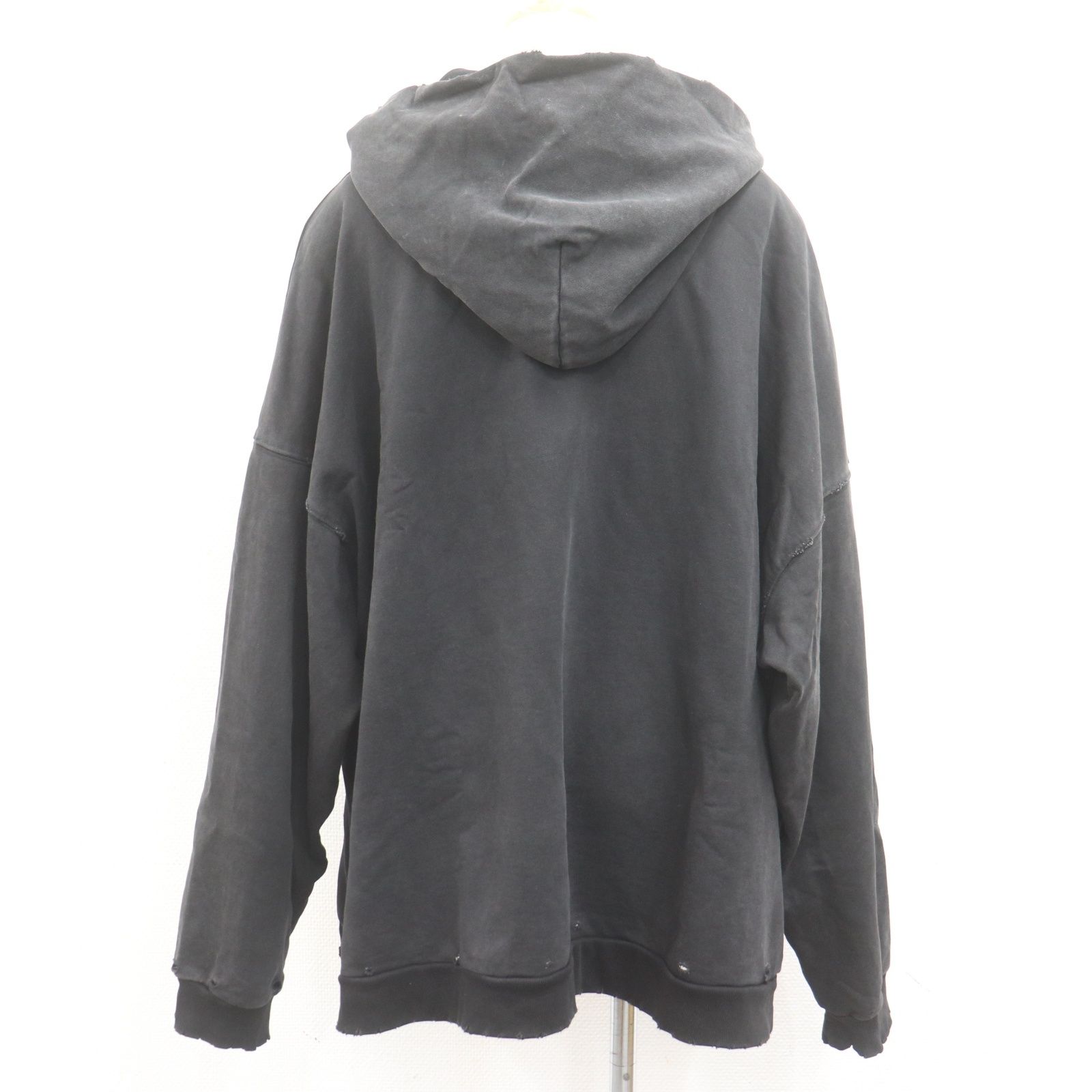 ITWTTKXMNAFM BALENCIAGA バレンシアガ Be different 676589 パーカー 