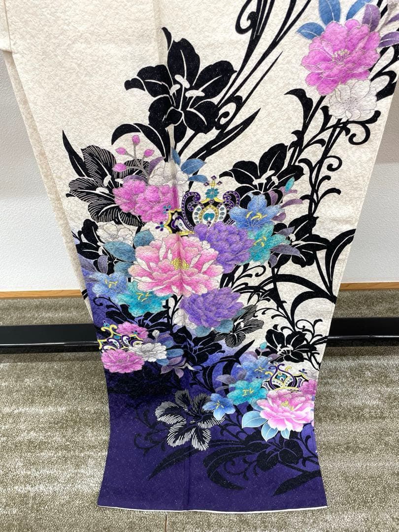 振袖 銀彩 ラメ刺繍 ストーン 紋意匠 身丈173cm MO3849 - メルカリ