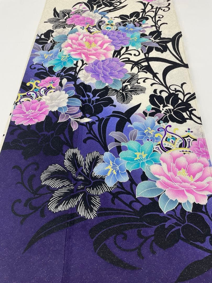 振袖 銀彩 ラメ刺繍 ストーン 紋意匠 身丈173cm MO3849 - メルカリ