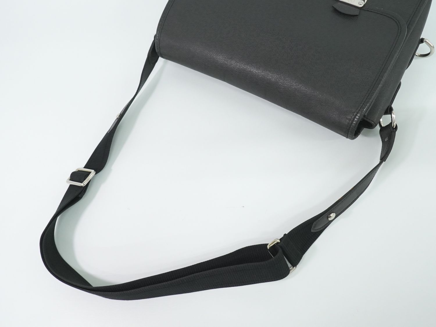 本物 ルイヴィトン LOUIS VUITTON LV アレクセイ タイガ レザー 