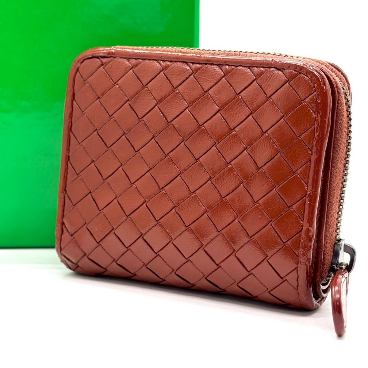 静けさを編み込む】 BOTTEGA VENETA イントレチャート ラウンド