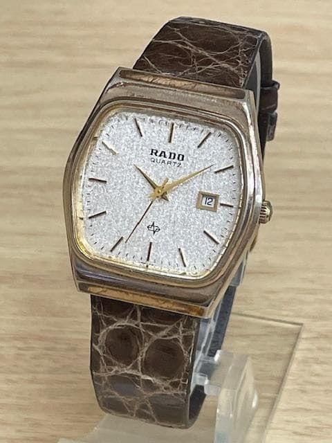 専用RADO メンズ黒革新古品　シリアルナンバー有りメンテナンス要　取引き中 稼働品 RADO クォーツ メンズ 腕時計 ワニ革バンド 電池交換済 中古品