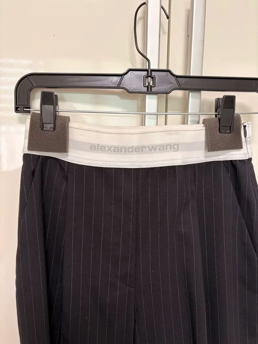Alexander Wang ロゴ 밴딩 パンツ Alexander Wang ロゴ 밴딩 パンツ