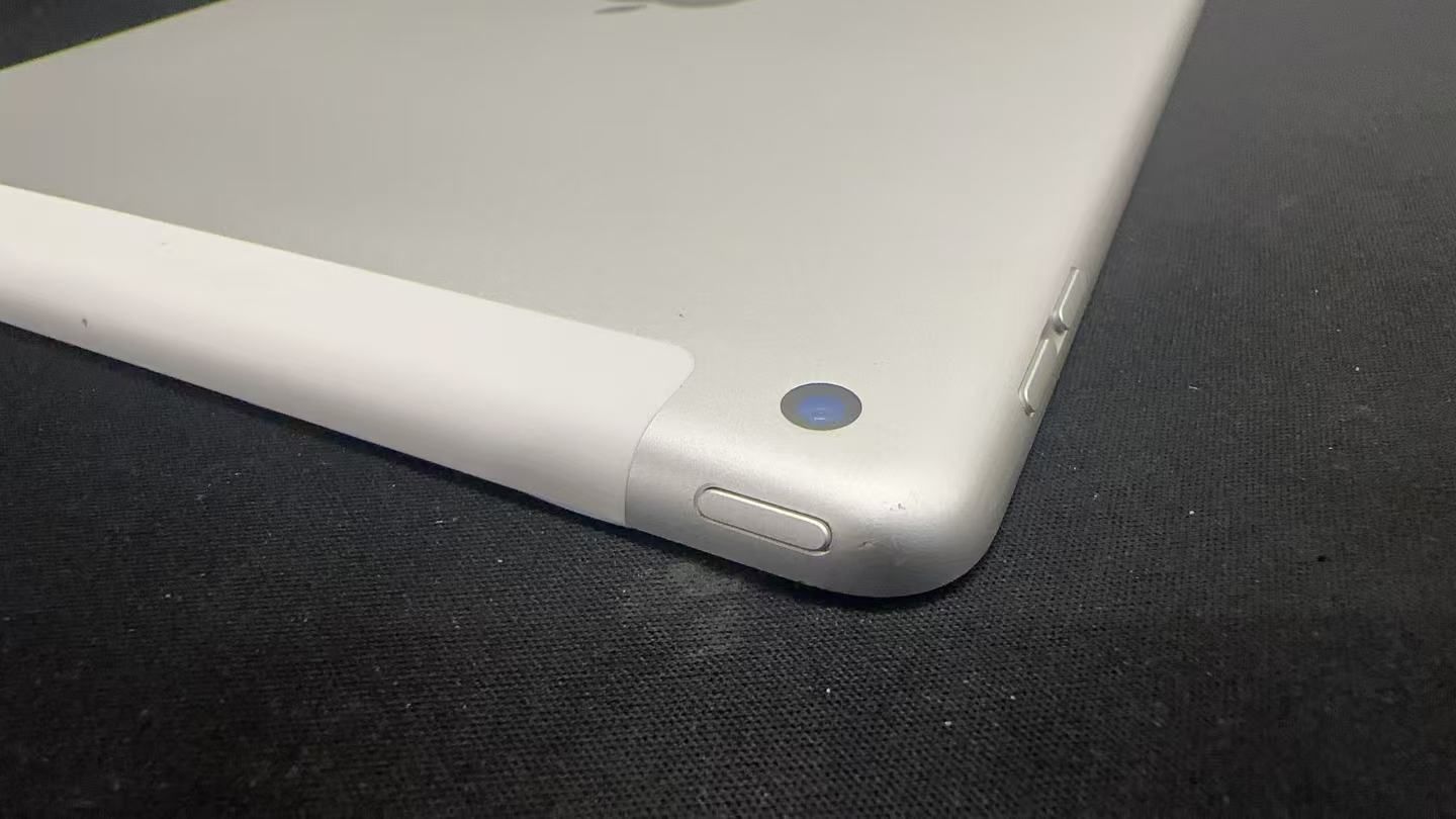 iPad 第7世代 32GB SV Wi-Fi+Cell SIMフリー中古 - メルカリ