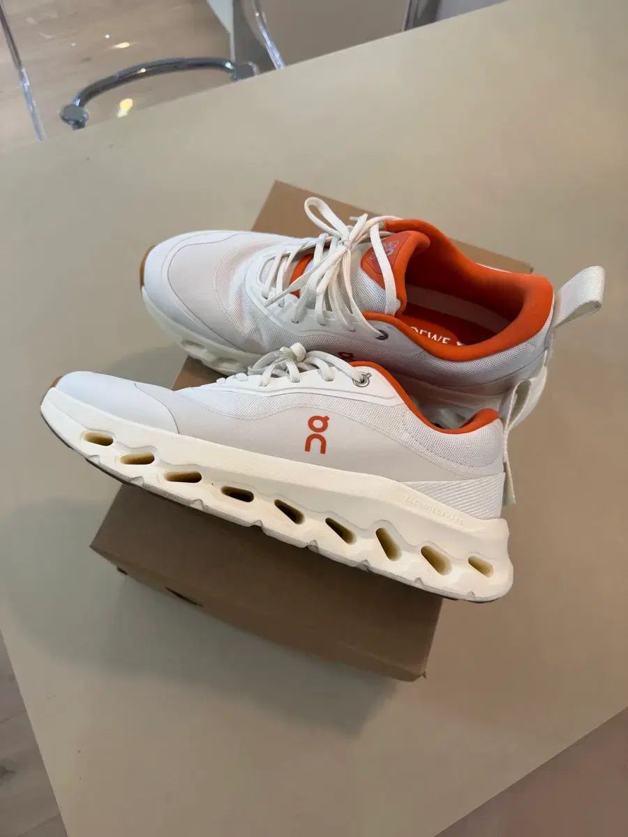 LOEWE ロエベ オンランニング 280