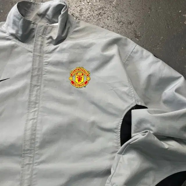 100 NIKE 02-04 マンチェスター・ユナイテッド ウィンドブレーカー