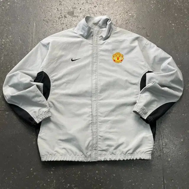 100 NIKE 02-04 マンチェスター・ユナイテッド ウィンドブレーカー