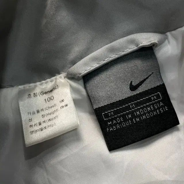 100 NIKE 02-04 マンチェスター・ユナイテッド ウィンドブレーカー
