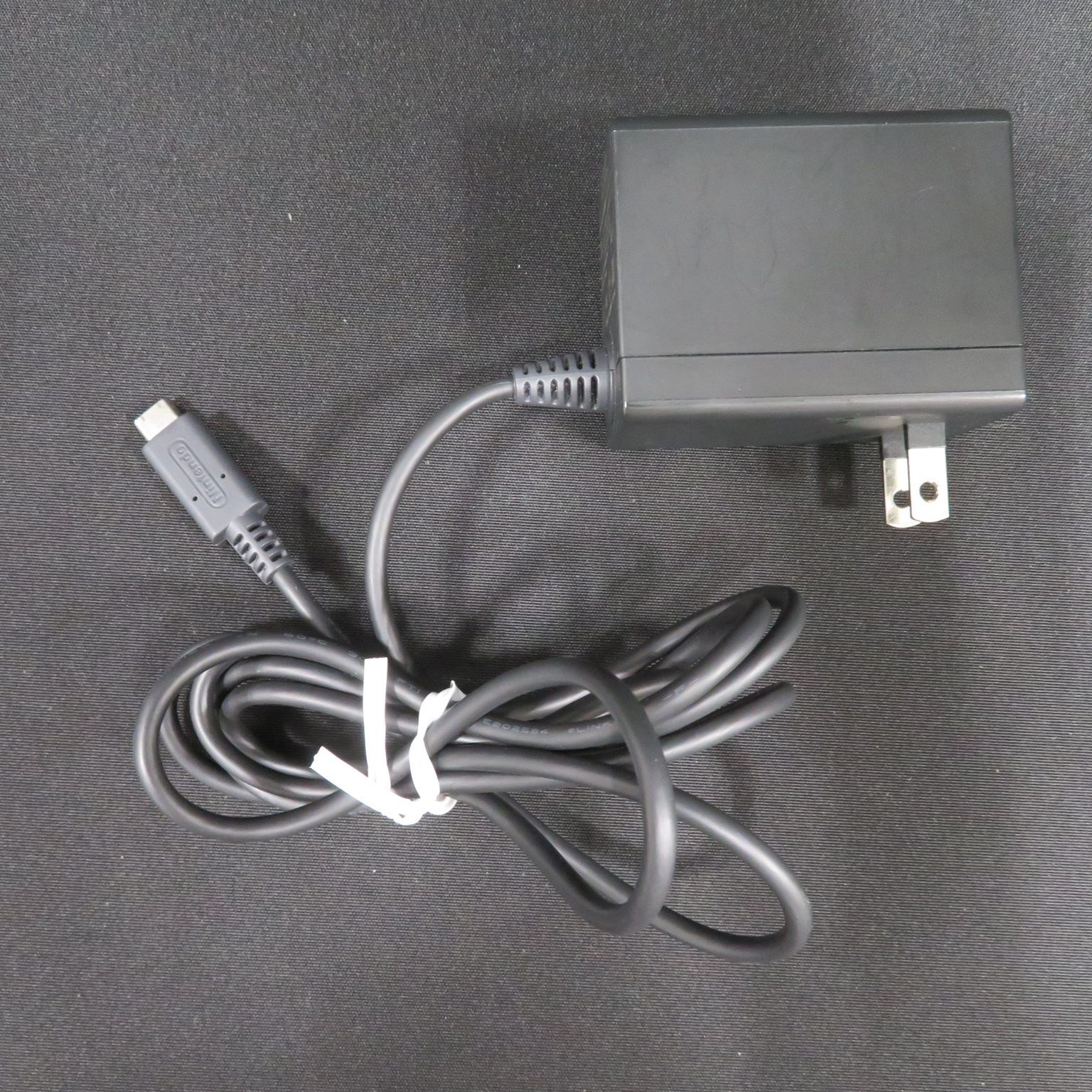 9107□ニンテンドウスイッチライト□ゲーム機本体□専用電源アダプター